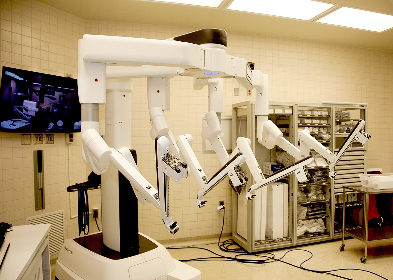 Chirurgie robotique — évolution technologique