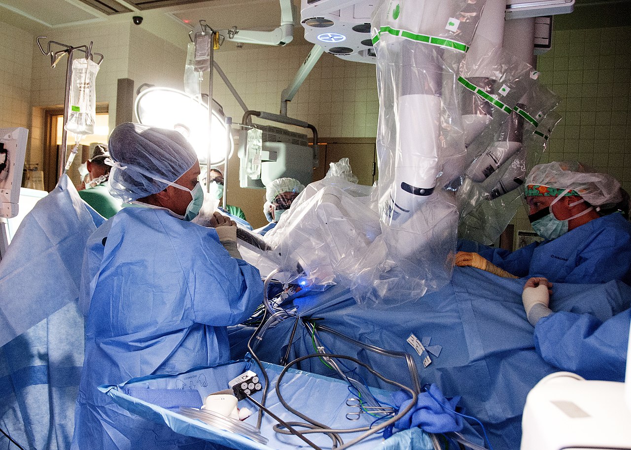 Medical personnel at william beaumont army medical center pe
